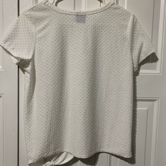 Livi by Olivia Rae Side Tie popcorn detail T shirt - Picture 5 of 5